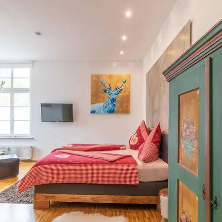 Schwarzwaldzimmer & Schwarzwald Design Homestay Rottweil